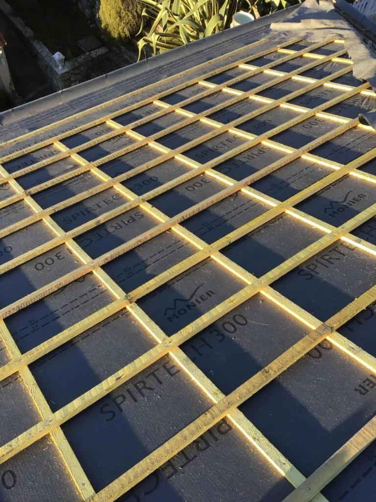 Travaux de toiture réalisés dans le secteur de Crassier